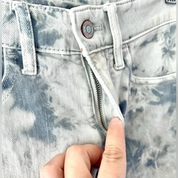 Anthropologie Pilcro Blue Tie Dye Frayed Hem High Rise Bermuda Shorts Size 25 - Picture 5 of 12